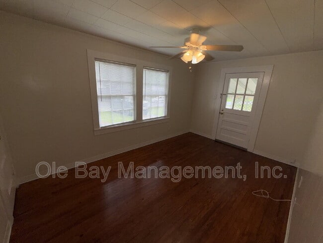 Building Photo - 454 Magnolia Rd