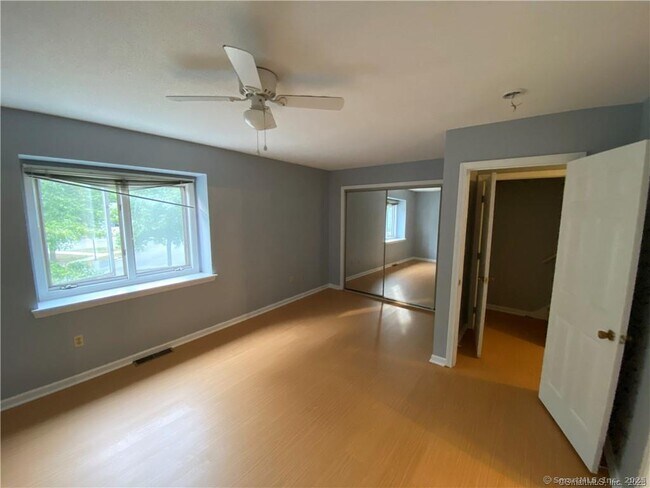 Building Photo - 719 Sandstone Dr