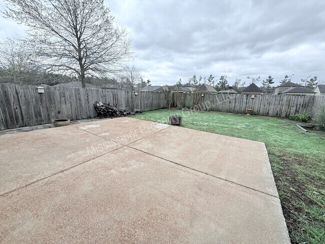 Building Photo - 3BR/2BA Home For Rent