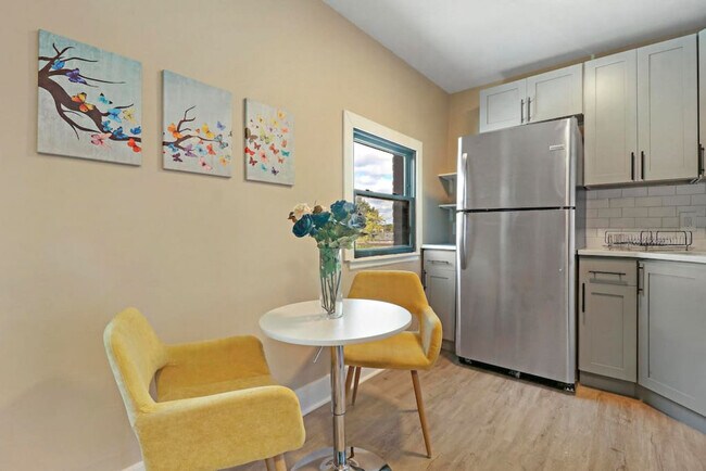 Building Photo - 5009 Columbia Ave