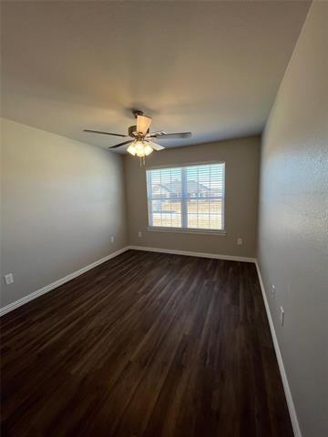 Building Photo - 105 Midway Mdws