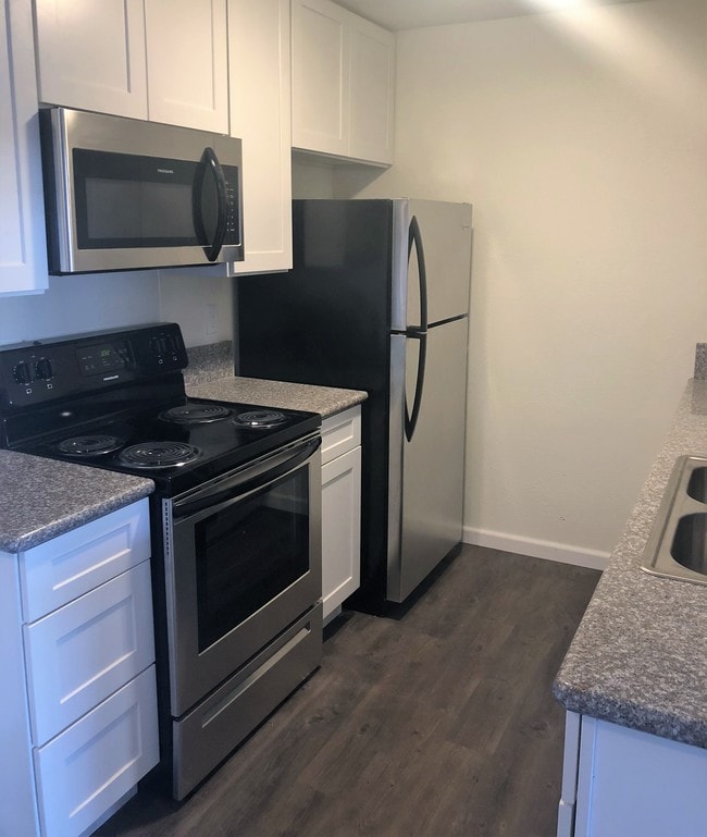 Building Photo - Pinewood Place