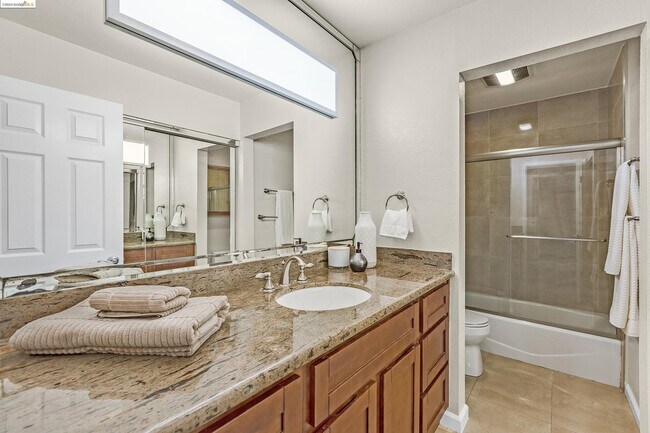 Building Photo - 66 Fairmount Ave