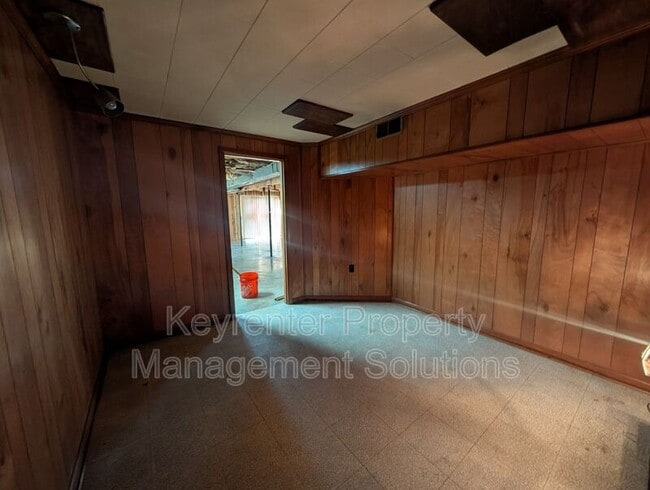 Building Photo - 700 Shenandoah Ave