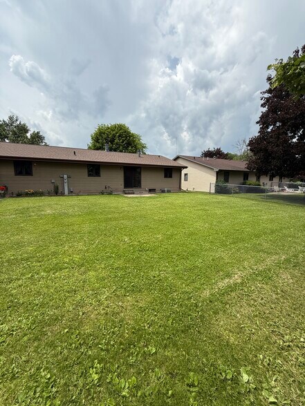 Building Photo - 510 S Kensington Dr
