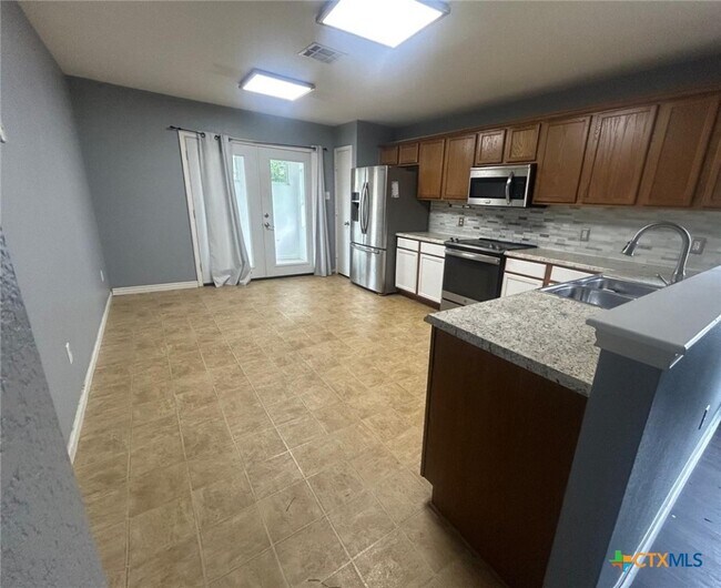Building Photo - 611 Perseus Dr