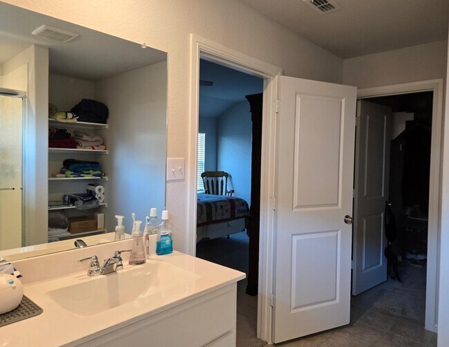 Building Photo - 3804 Northwater Trl