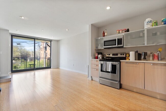 Primary Photo - 690 Massachusetts Ave