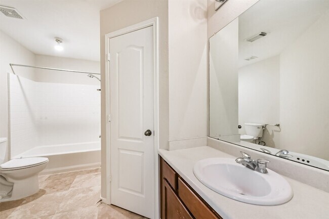 Building Photo - 2601 Hewn Rock Way