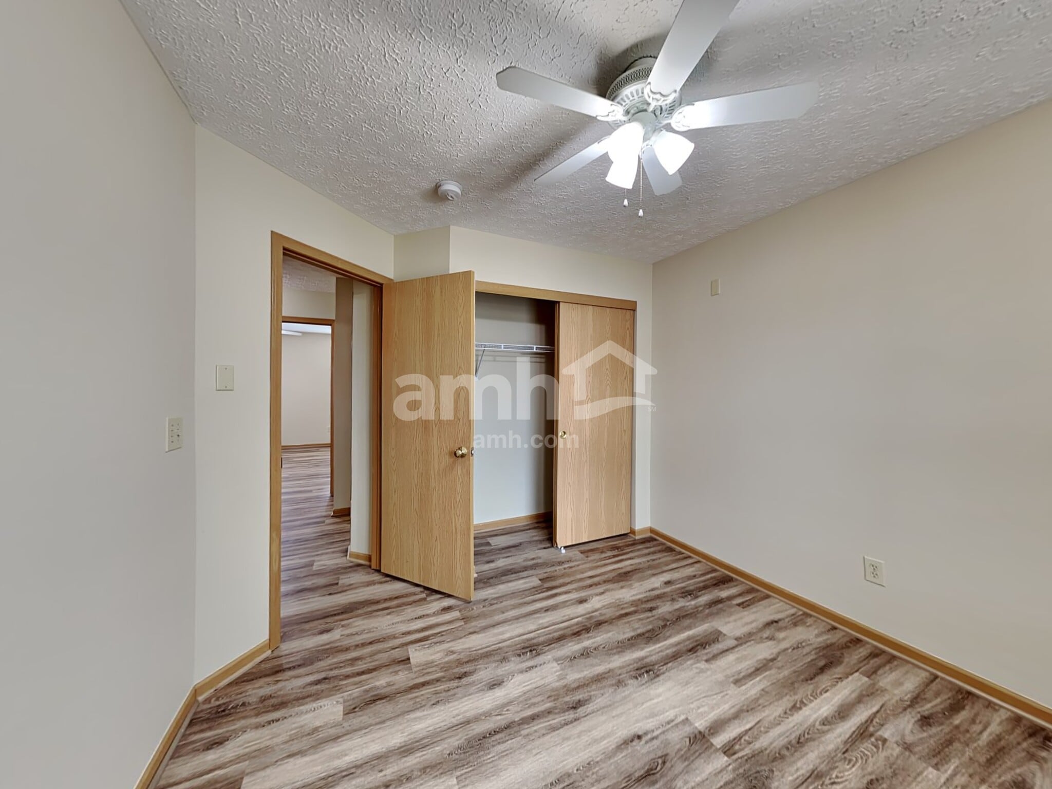 Building Photo - 6870 Laburnum Dr