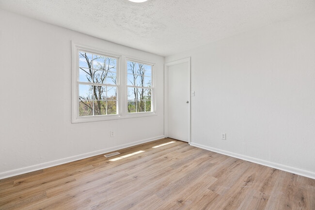 Building Photo - 287 Palma St