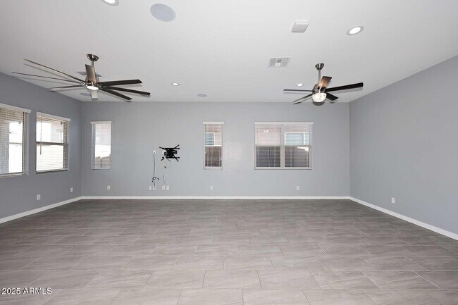 Building Photo - 2516 E King Bird Dr