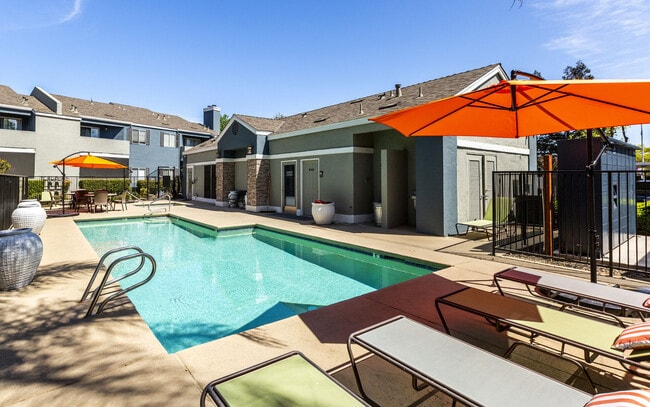 Pool - Summerview Apartments