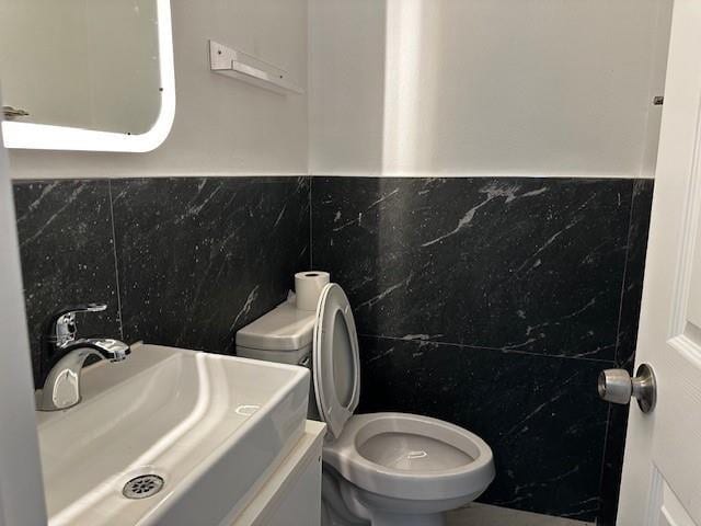 Building Photo - 650 SW 2nd Ave