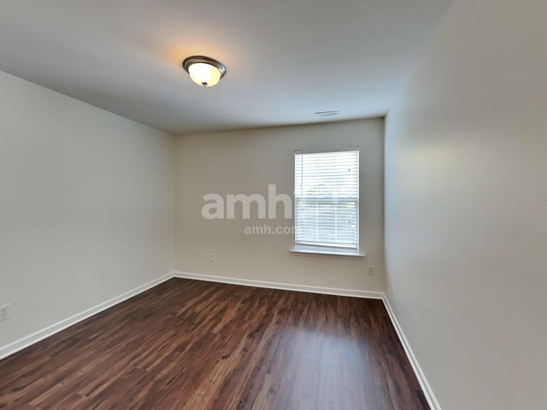 Building Photo - 15516 Crossing Gate Dr