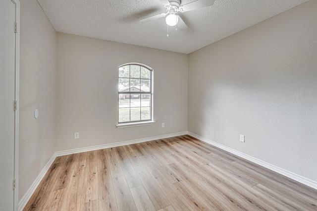 Building Photo - 1321 Meadow Ct