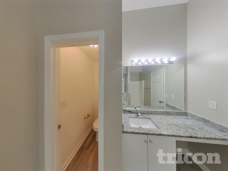 Building Photo - 1411 Pebble Ridge Ln