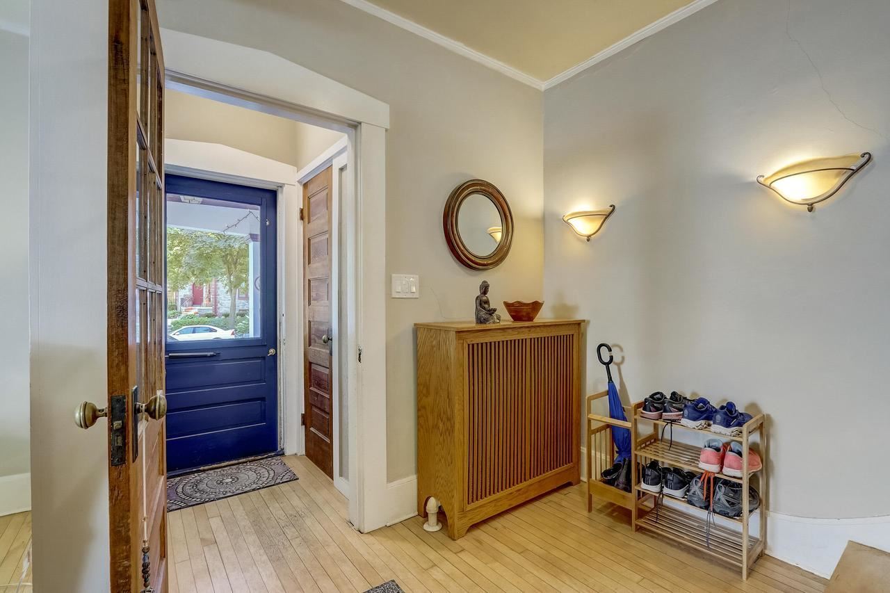 Building Photo - 2114 E Edgewood Ave