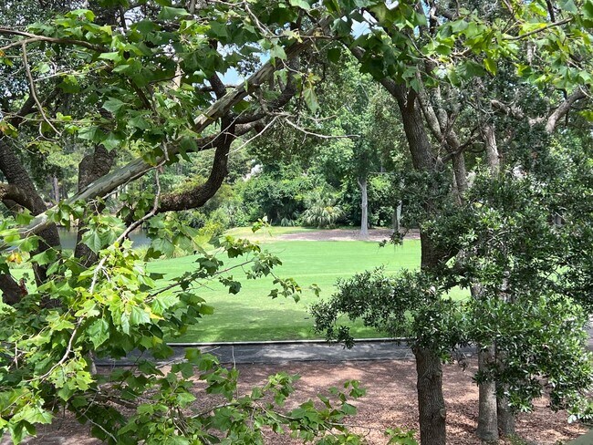 Building Photo - Walk to the Beach! Beautifully Remodeled/Furnished Fiddler's Cove