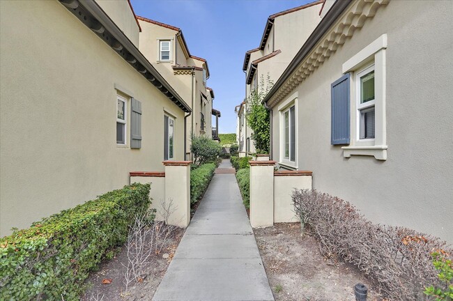 Building Photo - For Rent: Spacious 4BR/3.5BA Newer Home in...