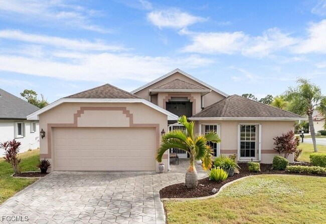 Building Photo - 17500 Plumera Ln