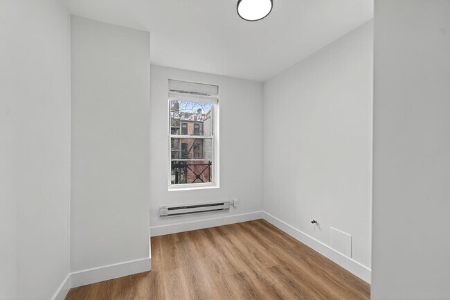 Building Photo - 929 Willow Ave