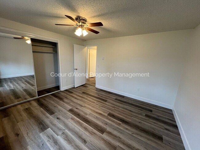 Building Photo - 14872 N Ohio St