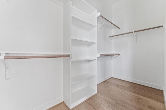 Building Photo - 5914 Haring Ln