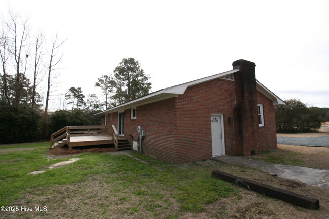 Building Photo - 18946 NC-210