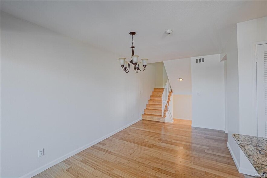 Building Photo - 2522 Voorhees Ave