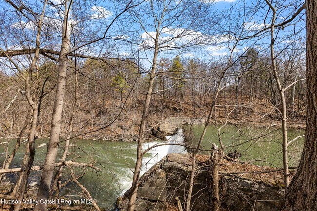 Building Photo - 2961 Cottage Pl