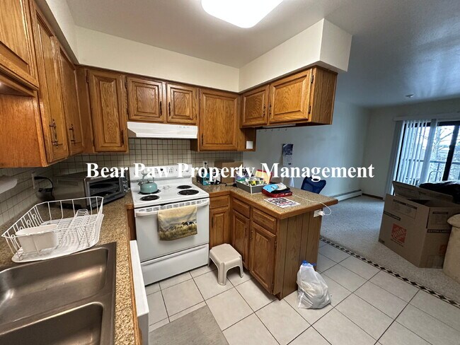 Building Photo - "Cozy 1-Bed Retreat in Scenic Evergreen!"