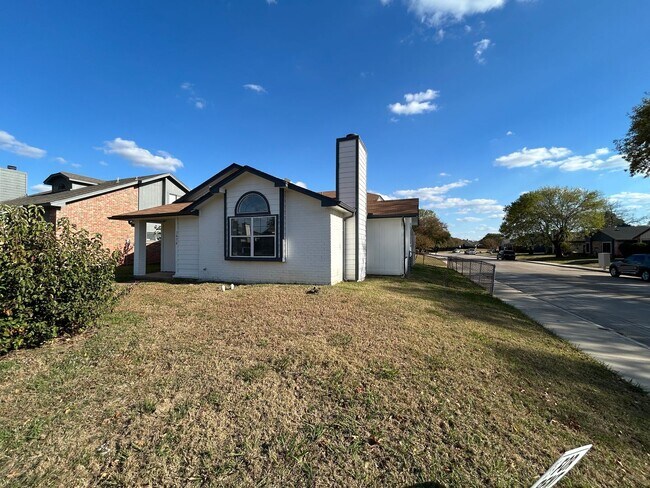 Building Photo - At such an affordable rental rate, this ho...