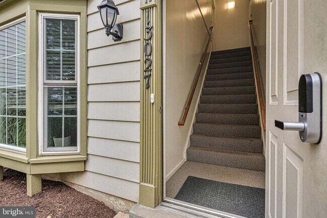 Building Photo - 13027 Shadyside Ln