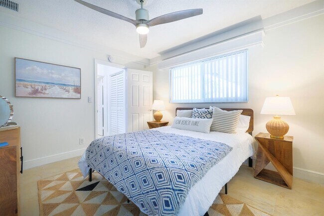 Building Photo - 501 N Ocean Blvd