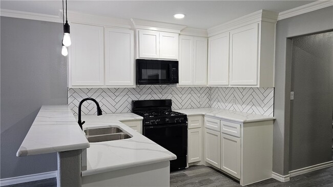 Building Photo - 4954 Urban St