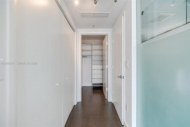 Building Photo - 92 SW 3rd St