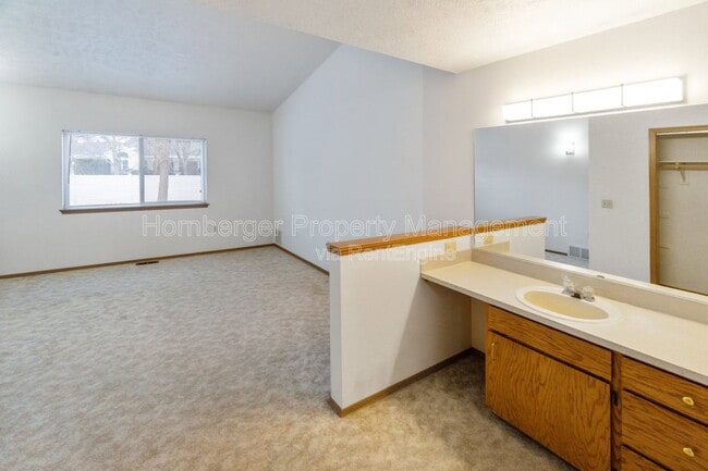 Building Photo - 1603 E 33rd Ave