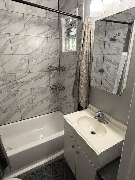 Building Photo - 1737 N Caroline St