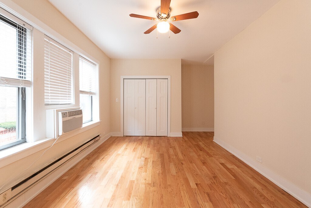 Building Photo - 3731 N Pine Grove Ave