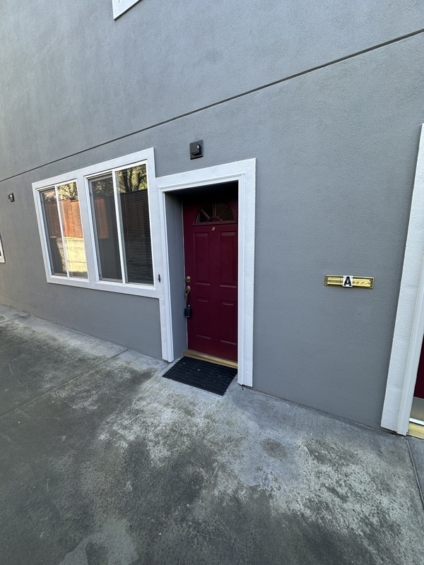 Building Photo - 5106 Green Lake Way N