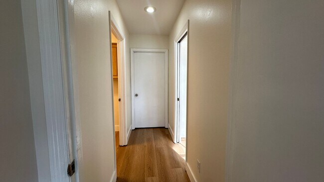 Building Photo - 935 Shriver Cir