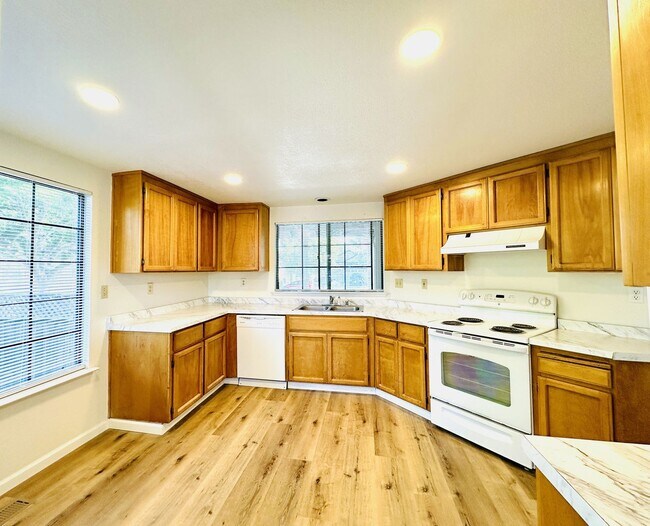 Building Photo - 1537 Yarberry Dr