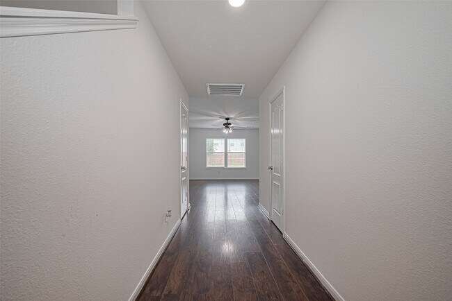 Building Photo - 7734 Pasture Bend Ln