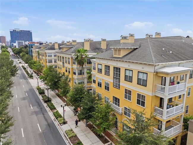 Building Photo - 860 N Orange Ave