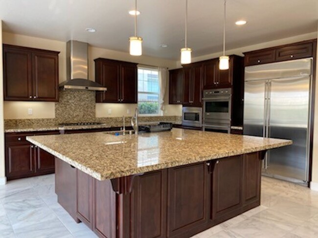 Building Photo - Beautiful 5 Bedroom Home for rent in Lopel...