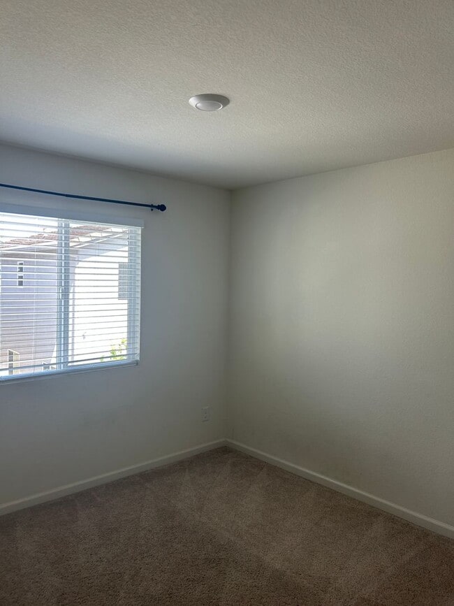 Building Photo - Beautiful Natomas Home