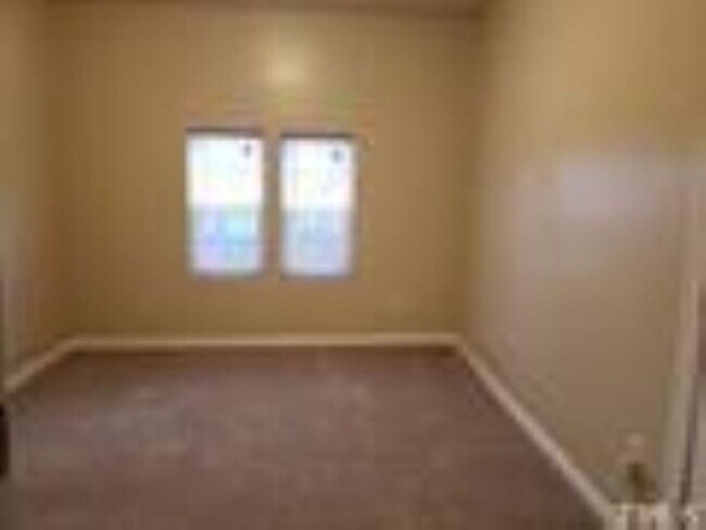 Building Photo - Cute, 2 Bedroom Bungalow in historic East ...