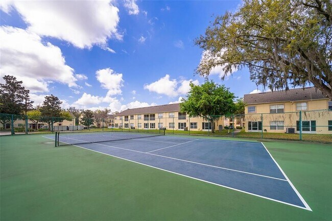 Building Photo - 2740 Club Cortile Cir