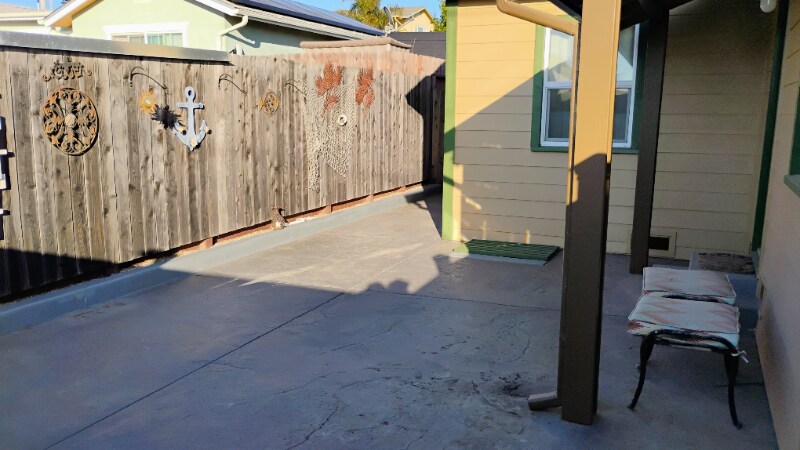 Building Photo - 158 N 6th St